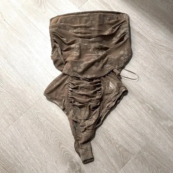 Sarina Taupe Elegant Strapless Bodysuit NEW 🏷️ - Picture 4 of 8